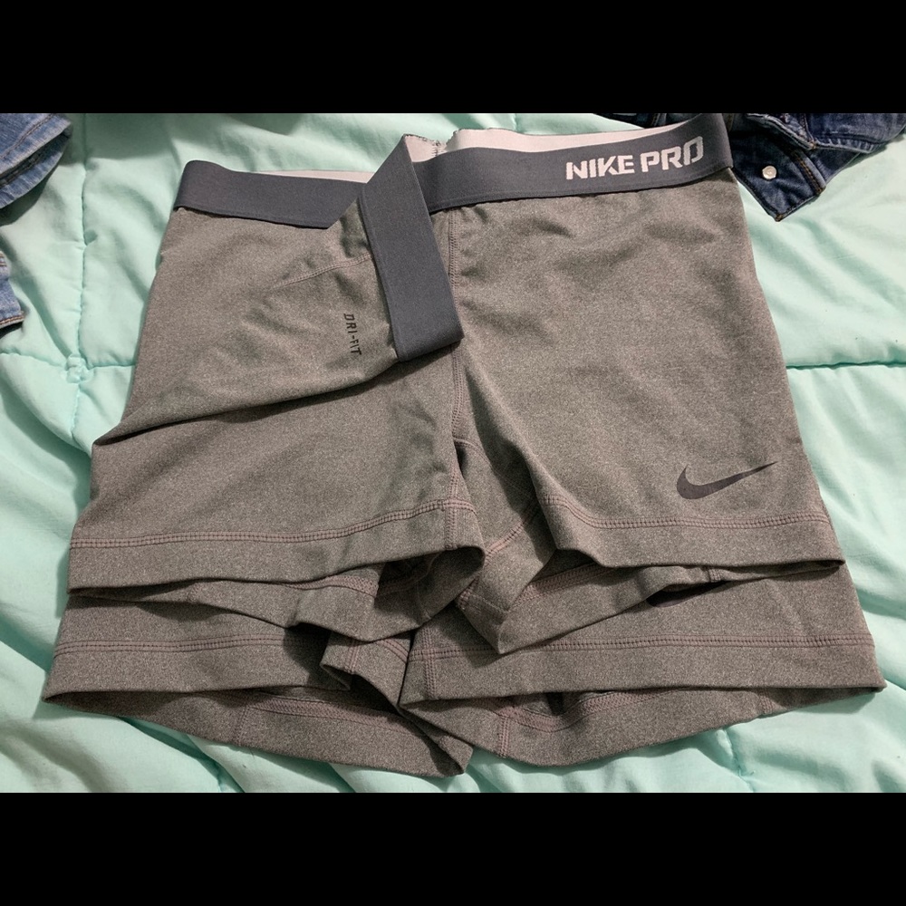 Nike Pro Gray Compression Shorts(2)